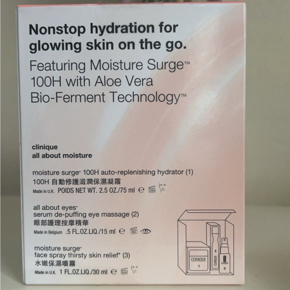 Unopened box Clinique Travel Exclusive set! - Picture 2 of 3